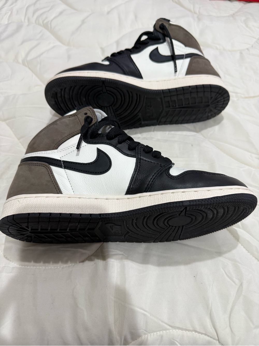 Nike Jordan 1 Mocha men's size 7